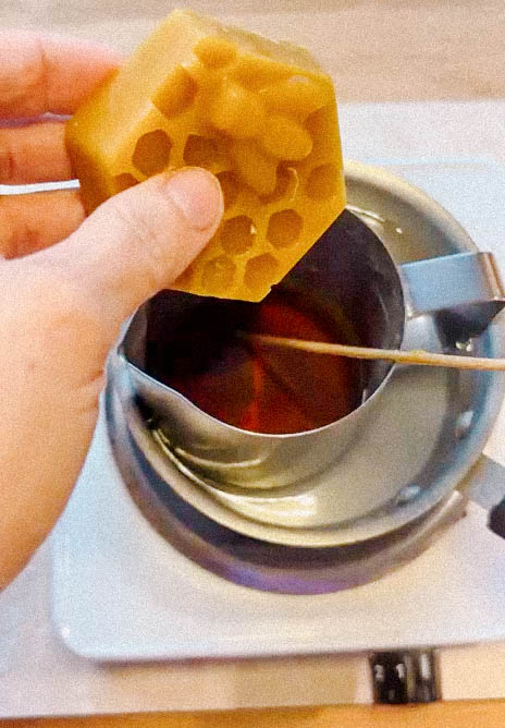 codriidesapun)lumanari_plutitoare_coji_nuca